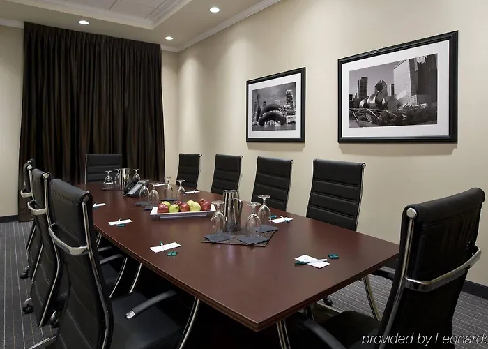 Doubletree By Hilton Chicago Midway Airport, Il Hotel